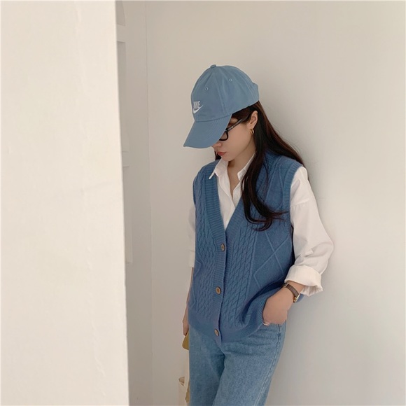 Korean Vintage V-Neck Knitted Sweater Vest - Blue - Picture 3 of 10